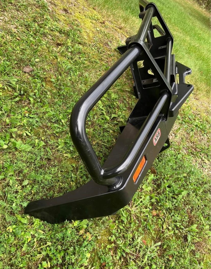 ARB Front Bumper (Model 341140 / 341150) – 1994 Toyota Land Cruiser – Near New - Image 3