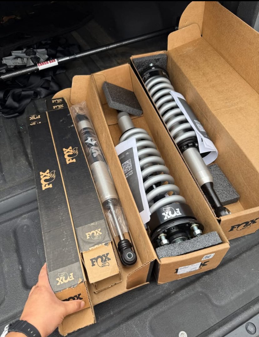 Fox Racing 2.0 Performance Series Coilovers & Shocks Set – 2007–2021 Toyota Tundra (2WD/4x4) - Image 2